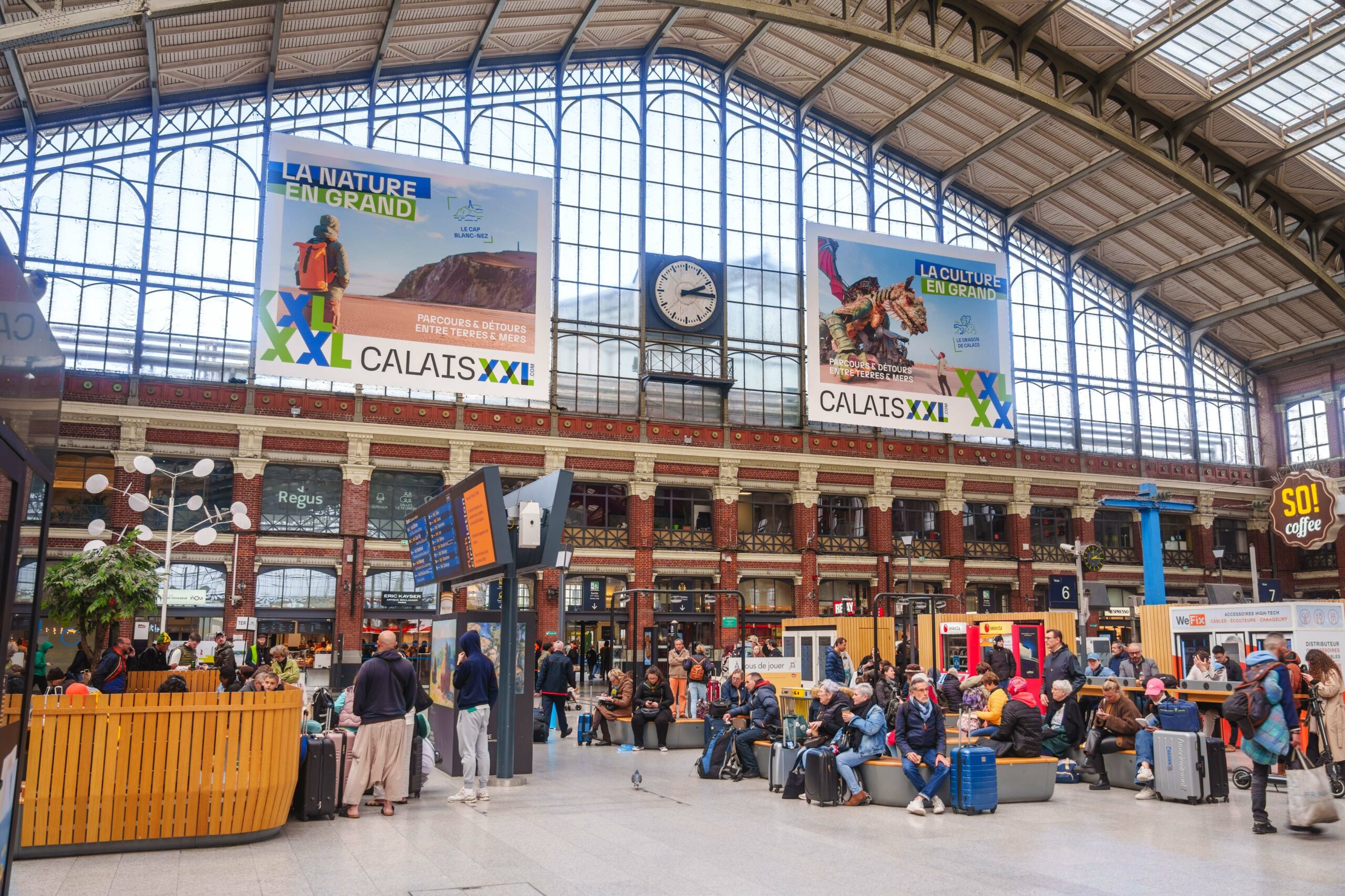Bâches Calais XXL gare de Lille Flandres